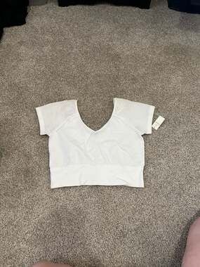 OFFLINE by Aerie Seamless Mesh Short Sleeve Cropped Top in White